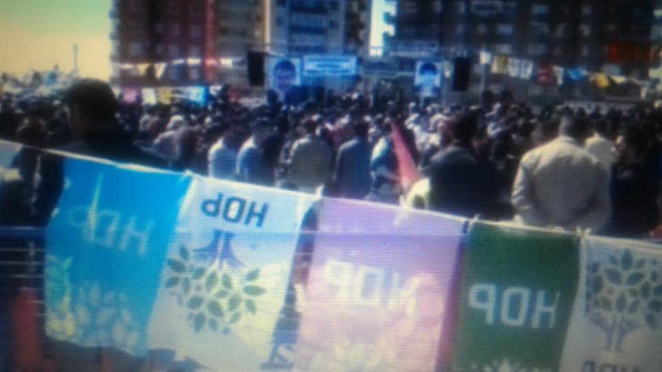 APO ve PKK Bayrakları Altında Barış Güvercini ÜLGÜR GÖKHAN (Video Haber) 40 29