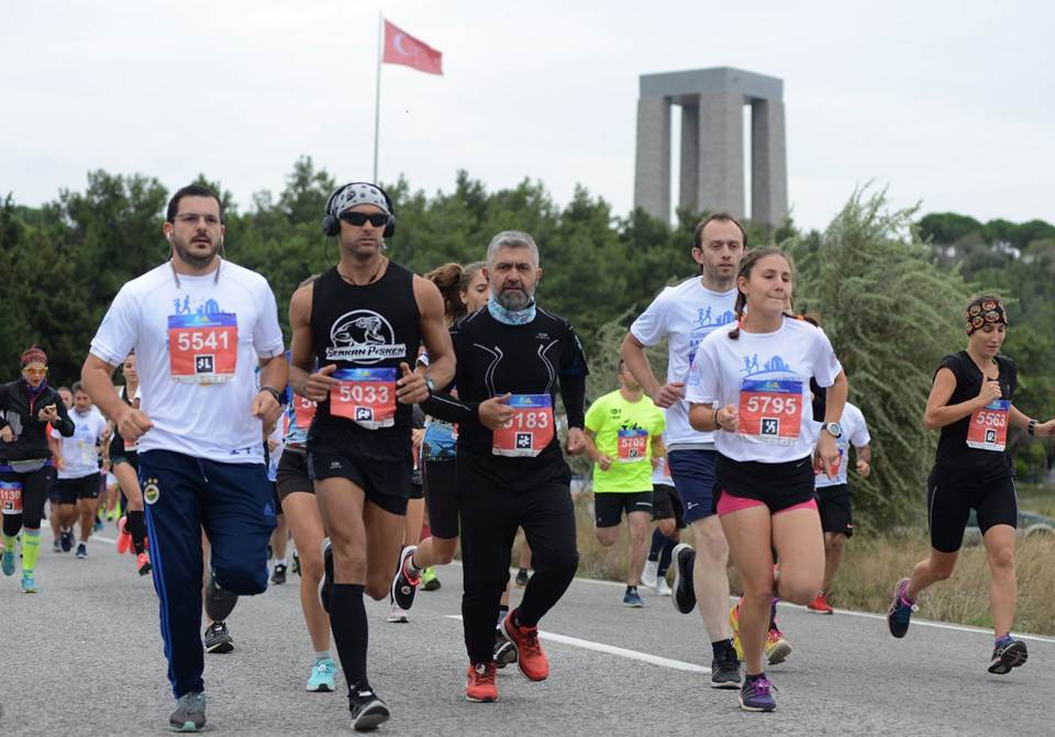 Gelibolu Maratonu'nda binlerce kişi "Barış için" koştu 10 gkap