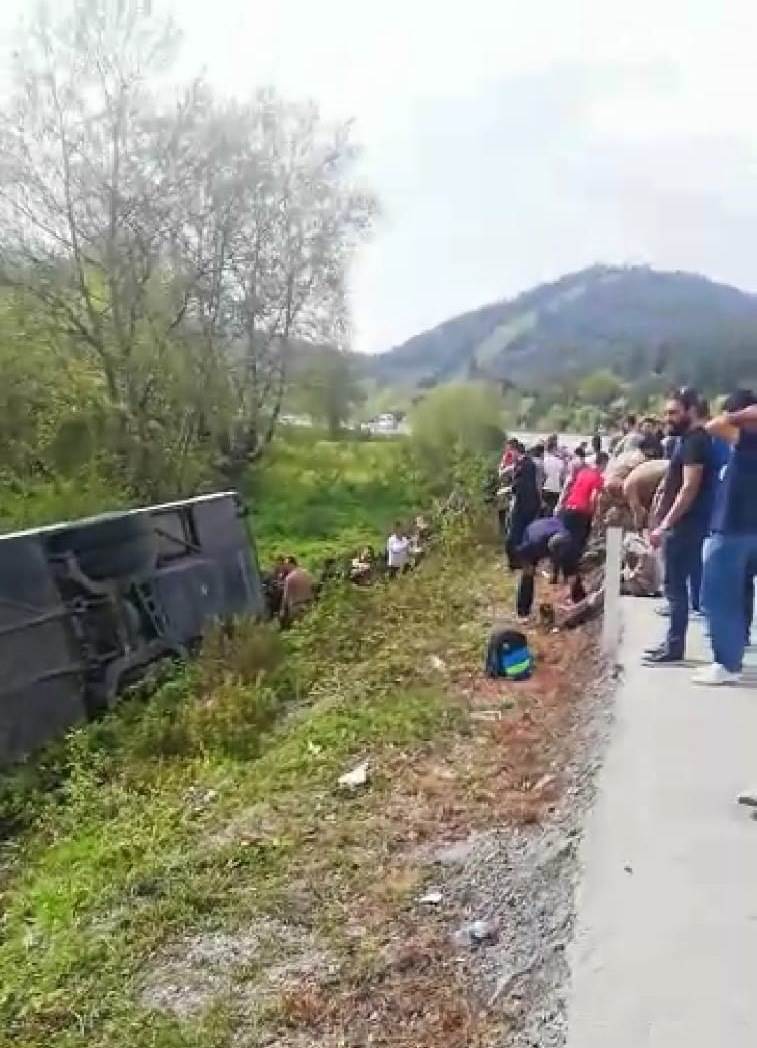 Çanakkale'de Askerleri taşıyan otobüs devrildi 7 yaralı 4 K3
