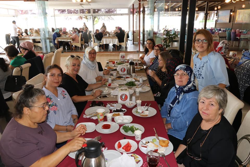 Turan ve Üstün AK Partili Kadınlar ile Kahvaltıda Buluştu 10 ak10