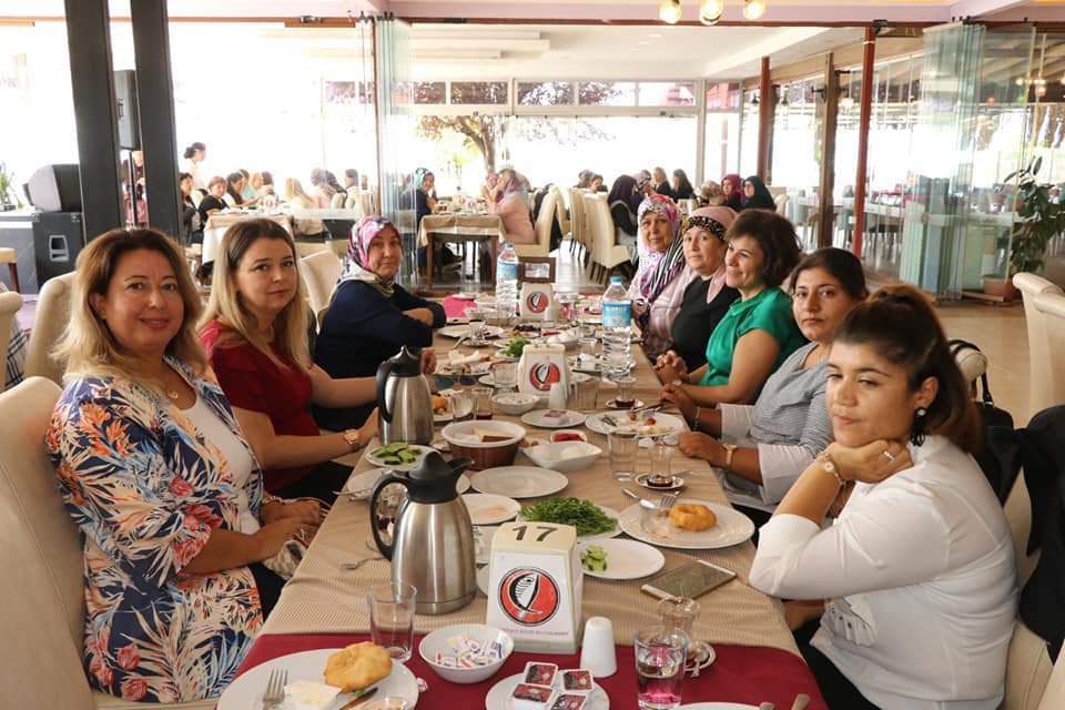 Turan ve Üstün AK Partili Kadınlar ile Kahvaltıda Buluştu 12 ak13
