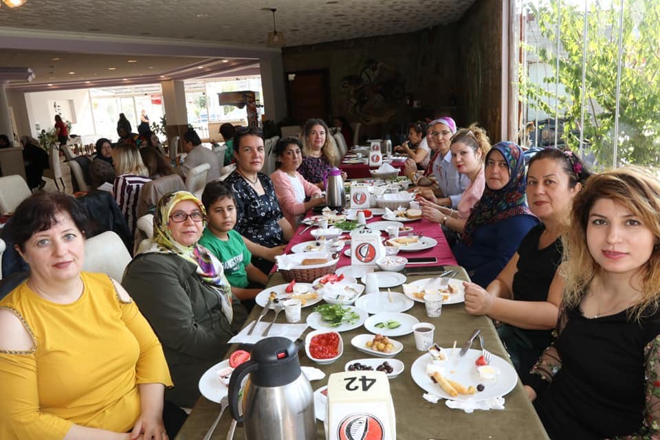 Turan ve Üstün AK Partili Kadınlar ile Kahvaltıda Buluştu 14 ak17