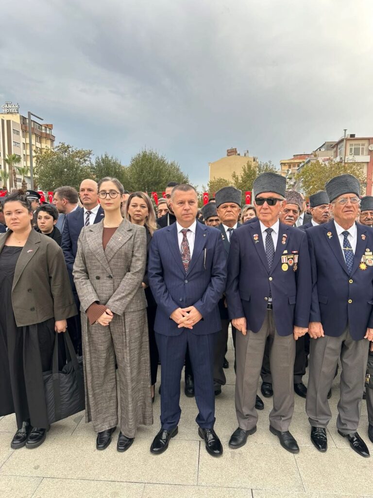 AK Parti İl Başkanı Abdurrahman Kuzu, Teşkilatıyla Birlikte 10 Kasım Atatürk’ü Anma Etkinliklerine Katıldı 3 IMG 8384