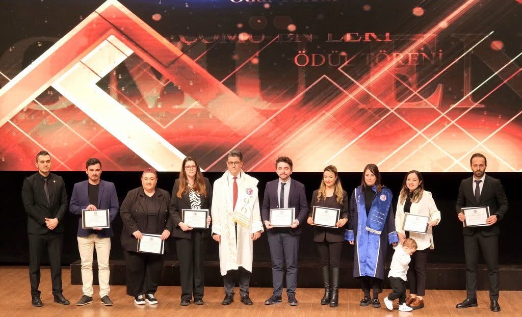 ÇOMÜ’de Bilim ve Emeğin Günü: EN’ler Ödüllerini Aldı 8 IMG 5338